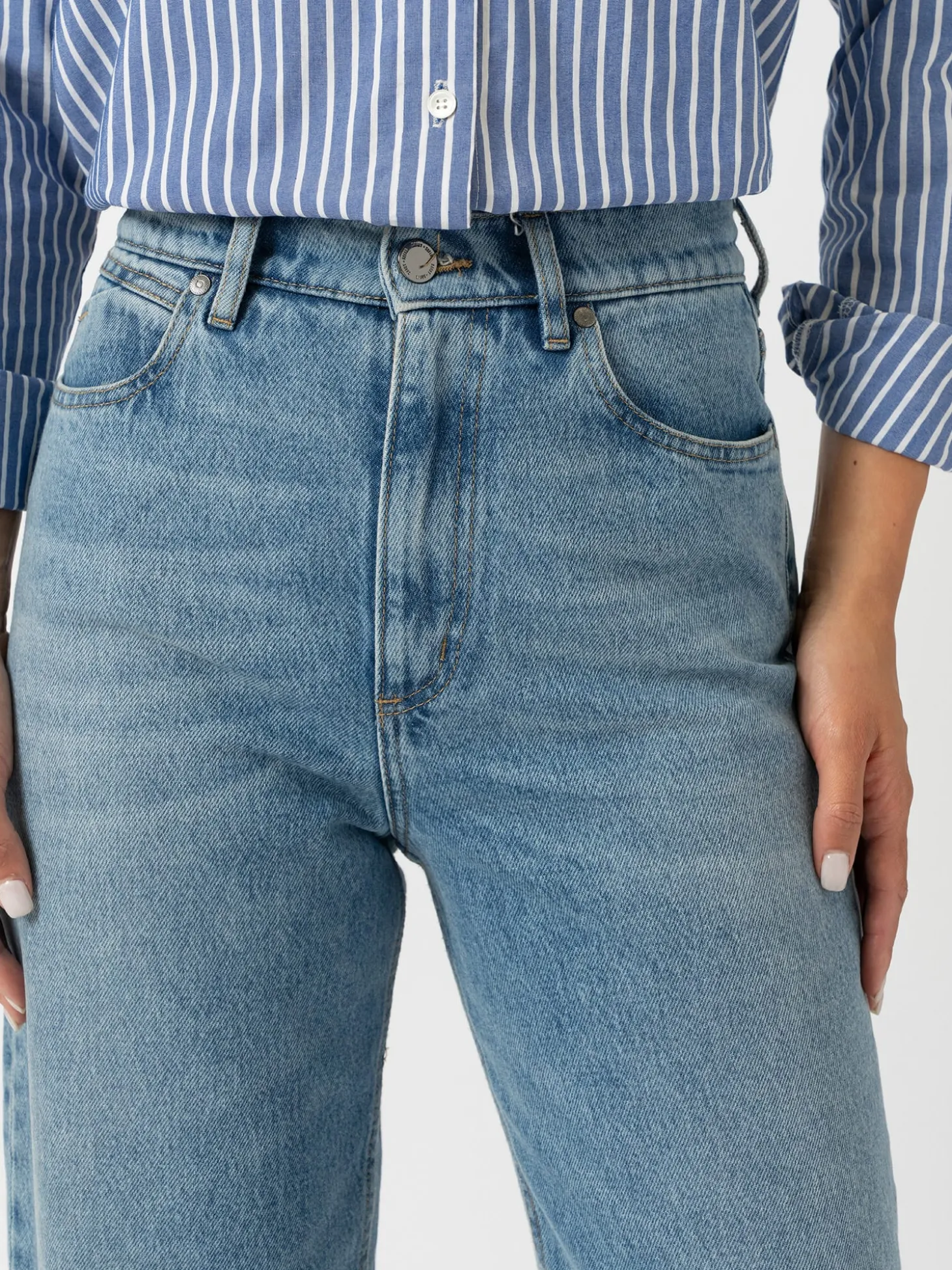 Barrel Leg Jean - Light Blue