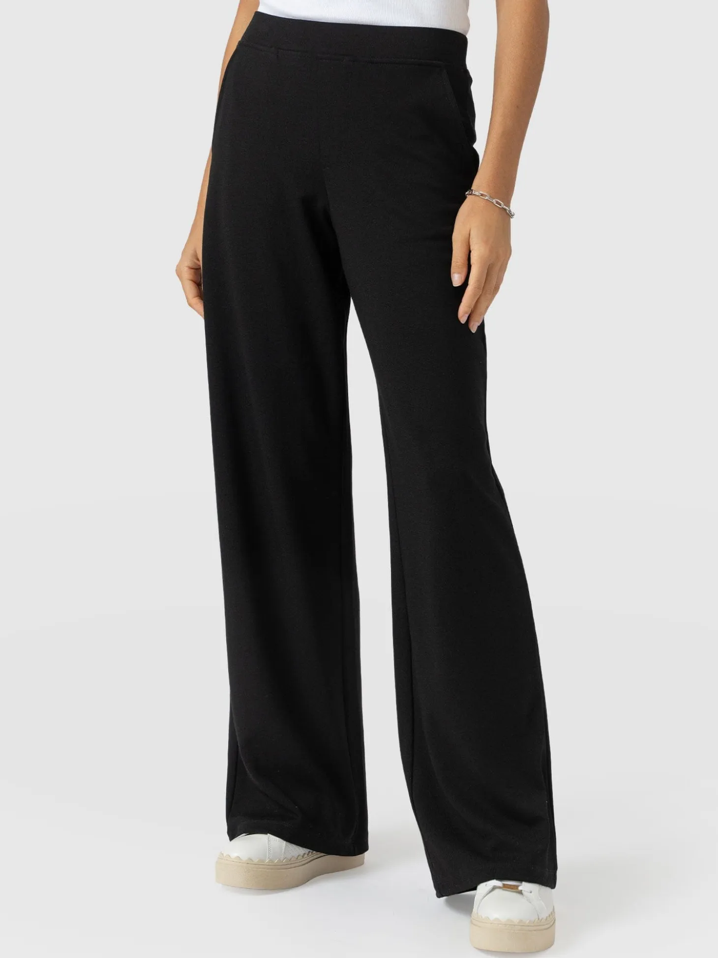 Hoxton Straight Leg Pant - Black