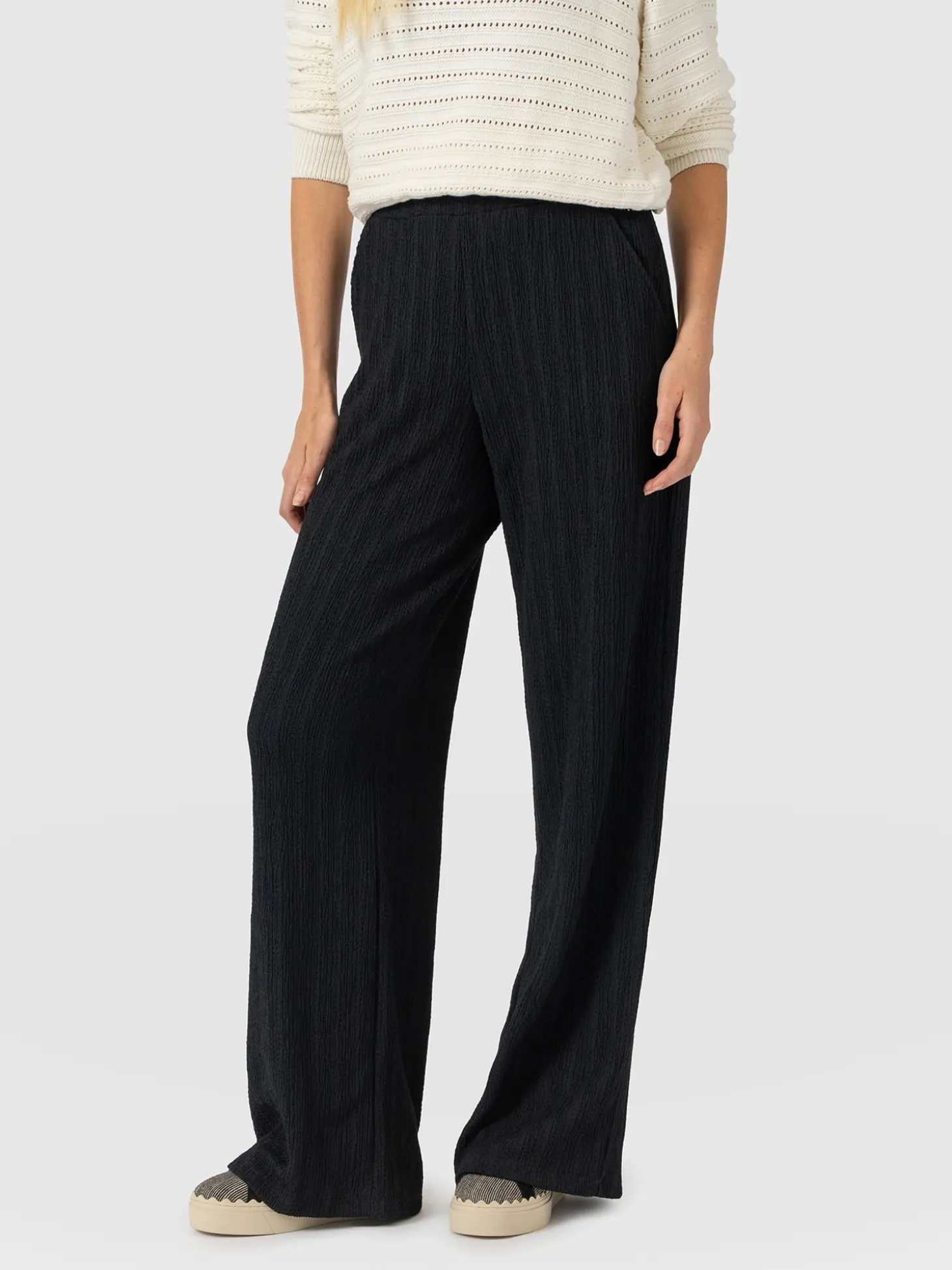 Hoxton Straight Leg Pant - Black Textured