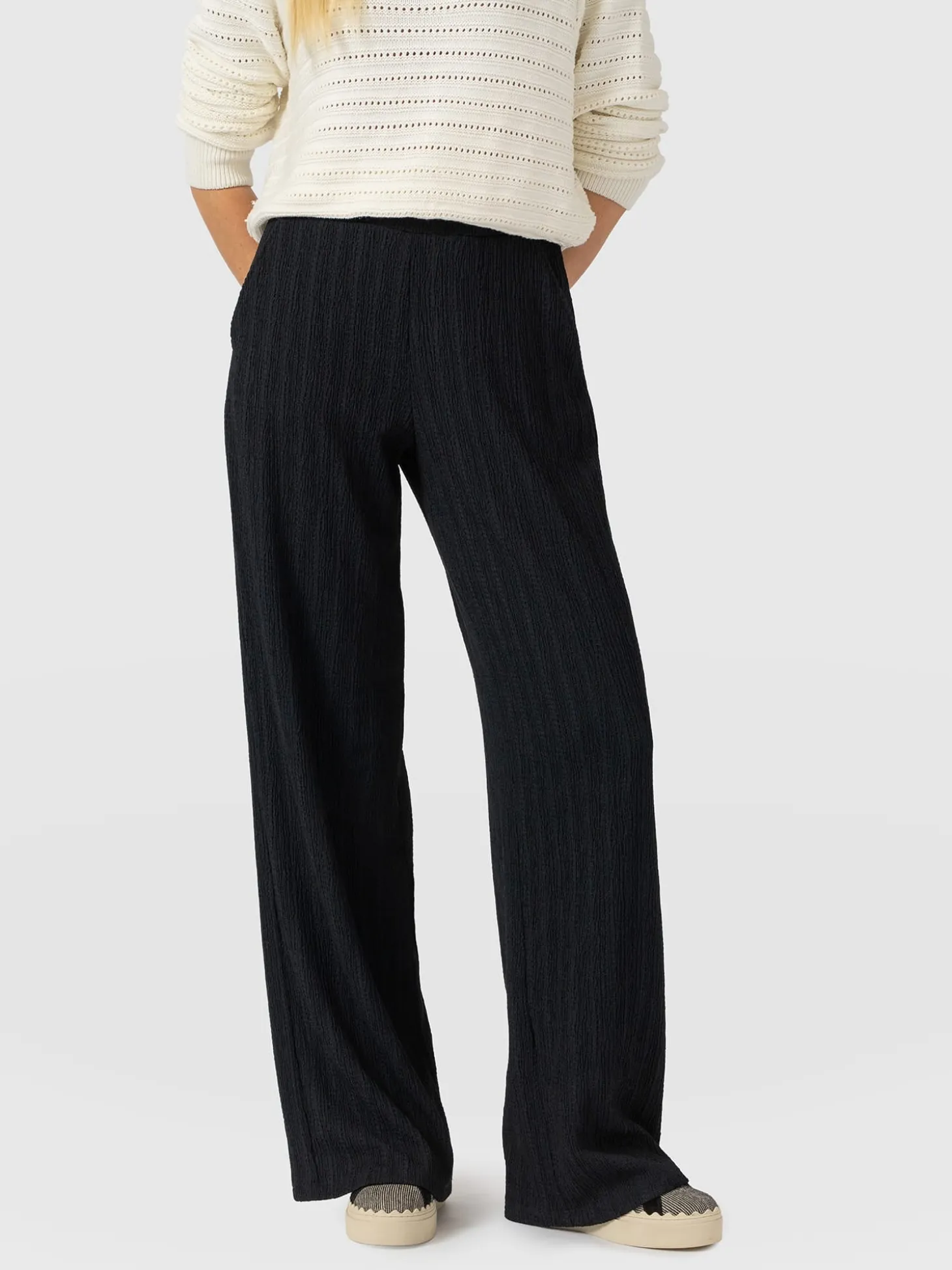 Hoxton Straight Leg Pant - Black Textured