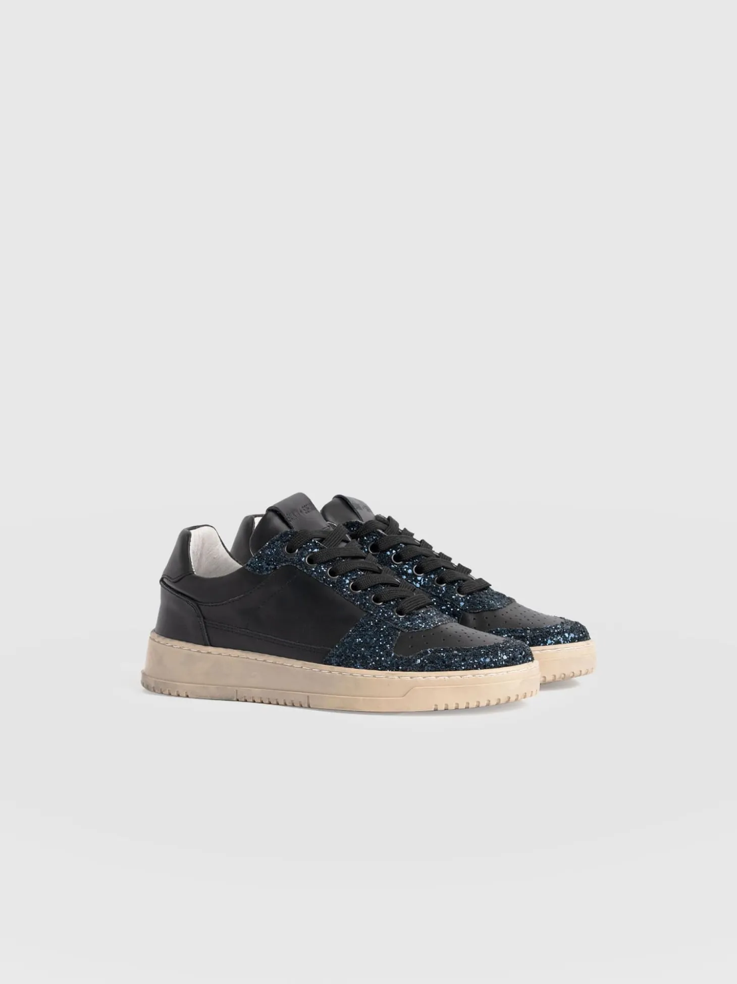 Onyx Sneaker - Black/Navy