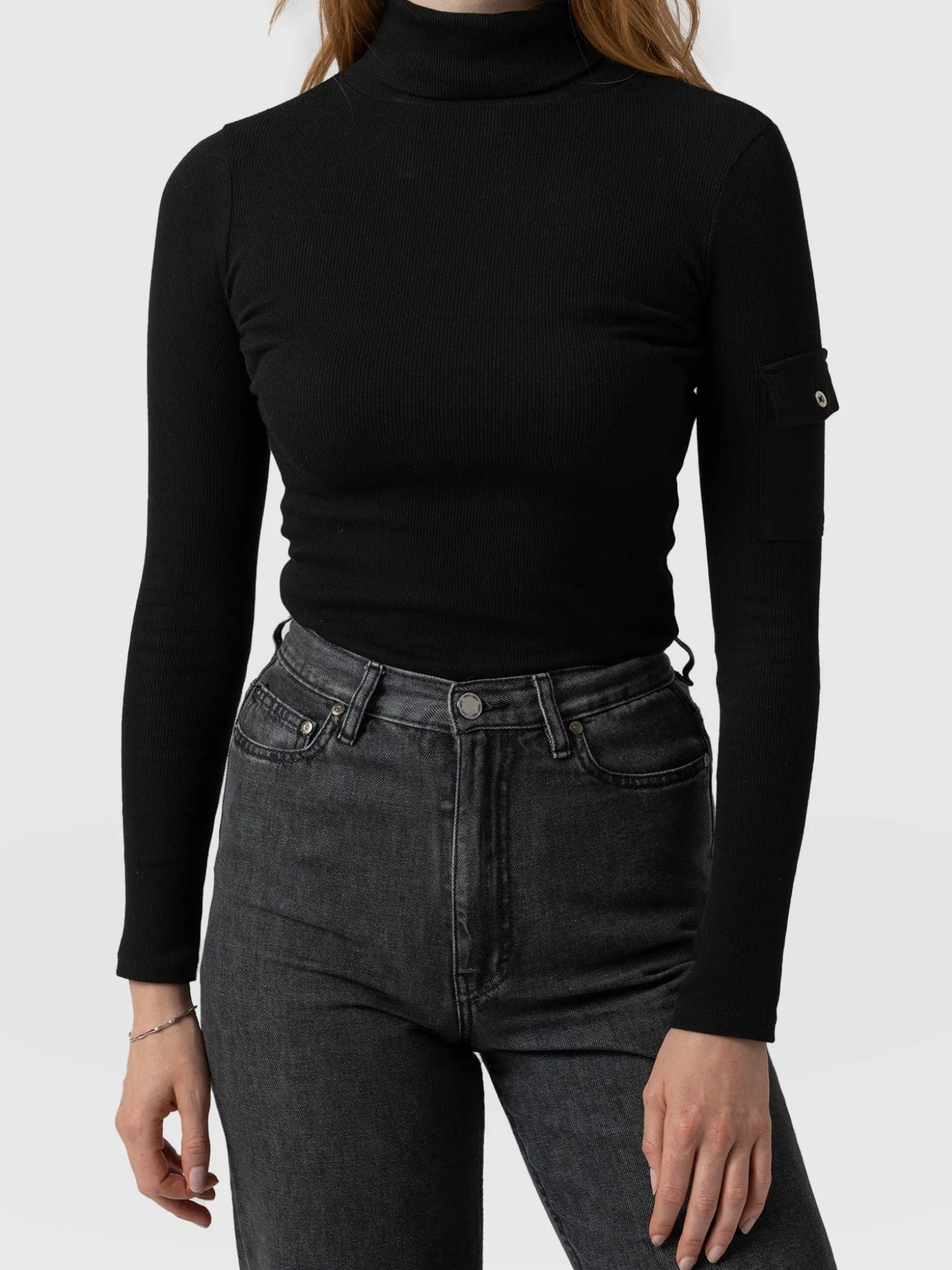 Pocket Turtle Neck - Black