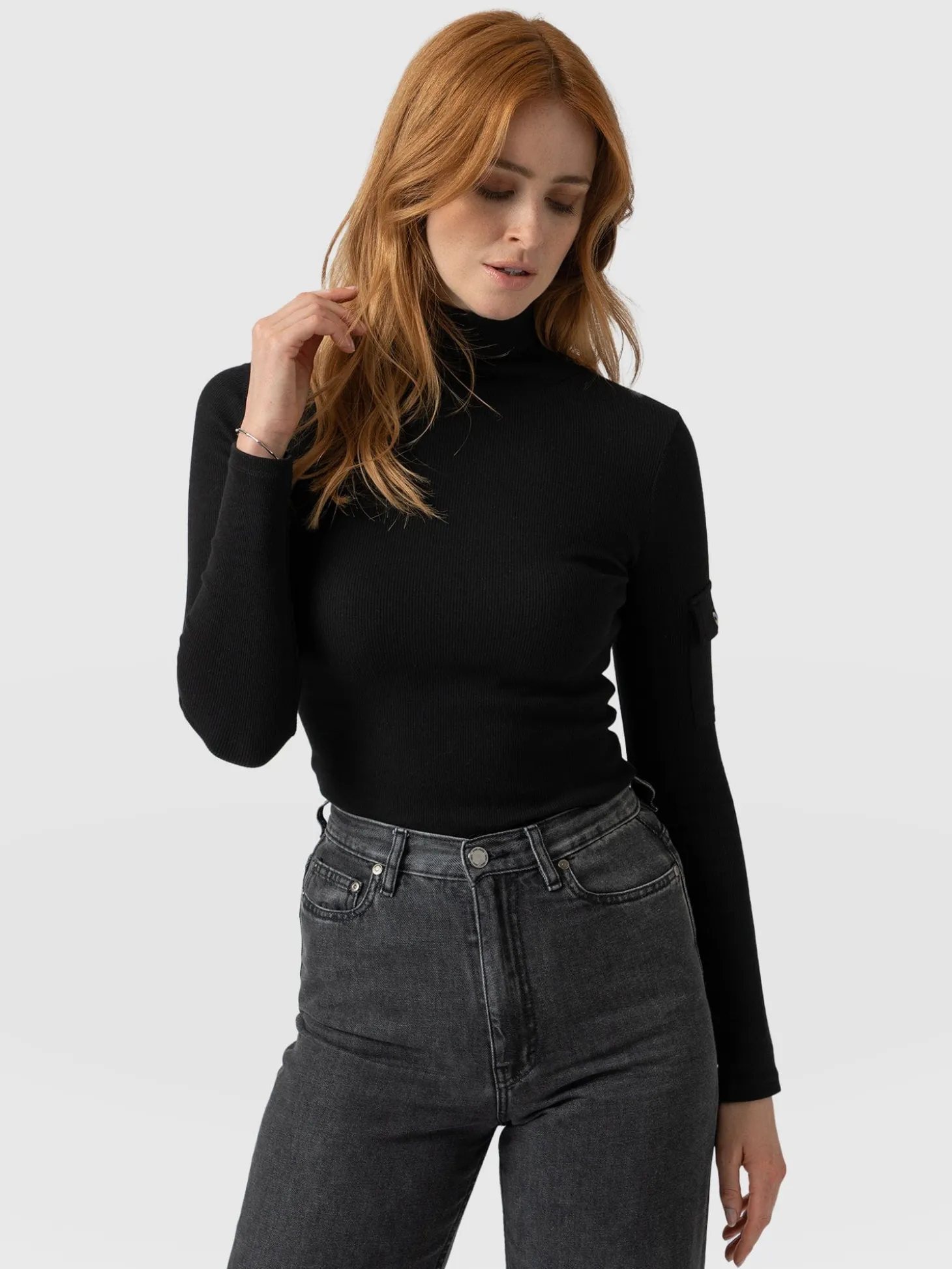Pocket Turtle Neck - Black