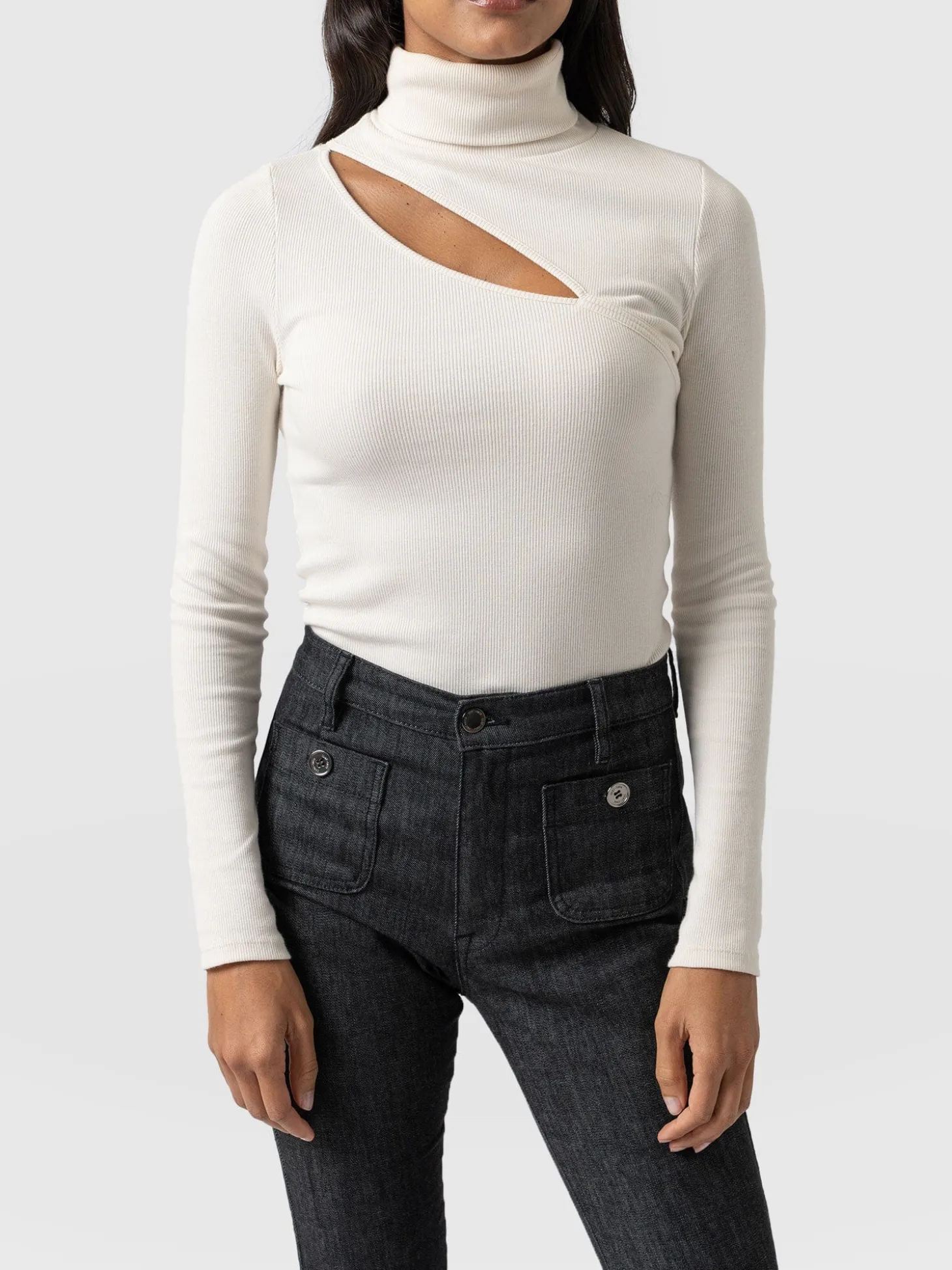 Reveal Turtle Neck - Cream