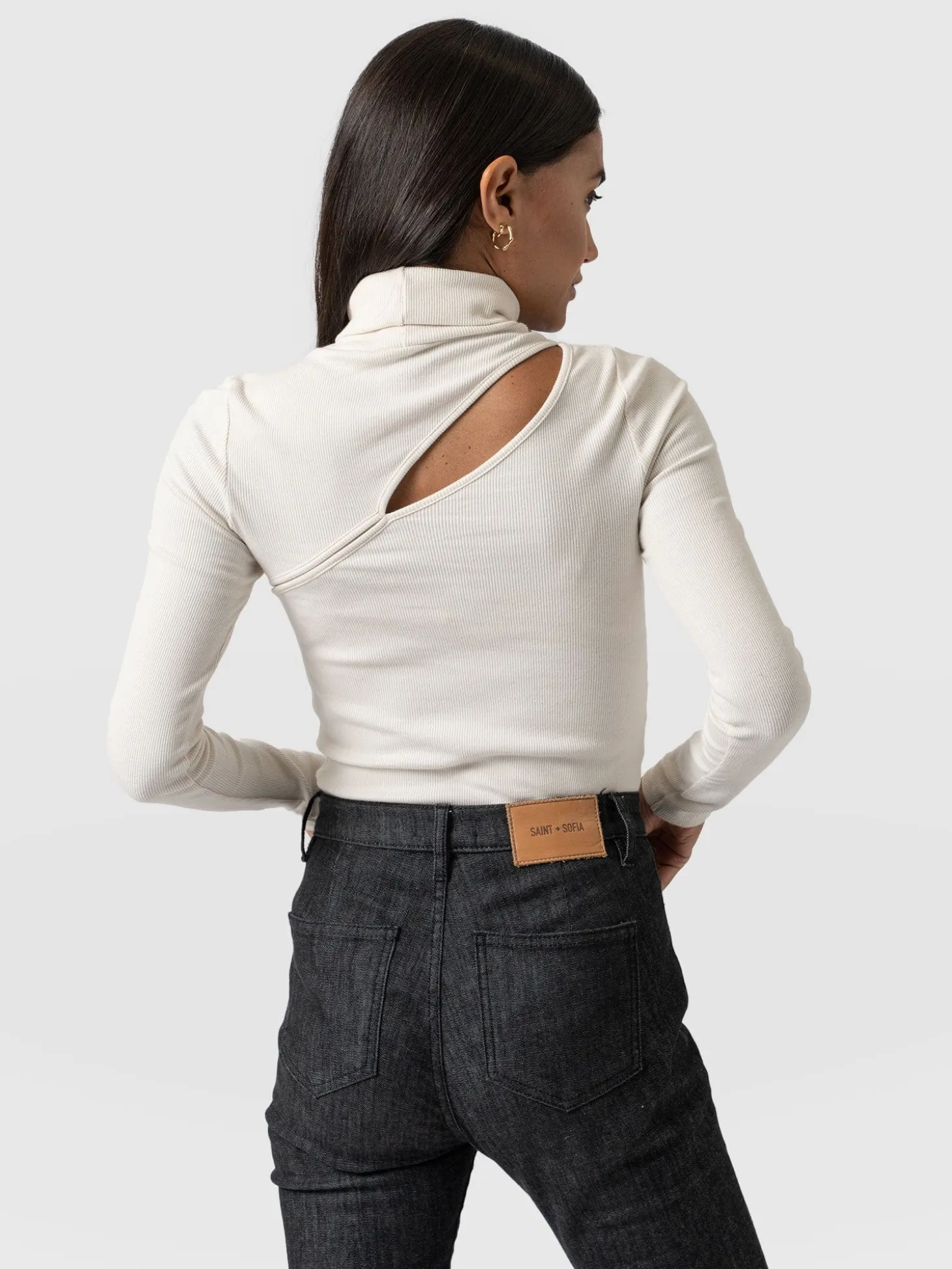 Reveal Turtle Neck - Cream
