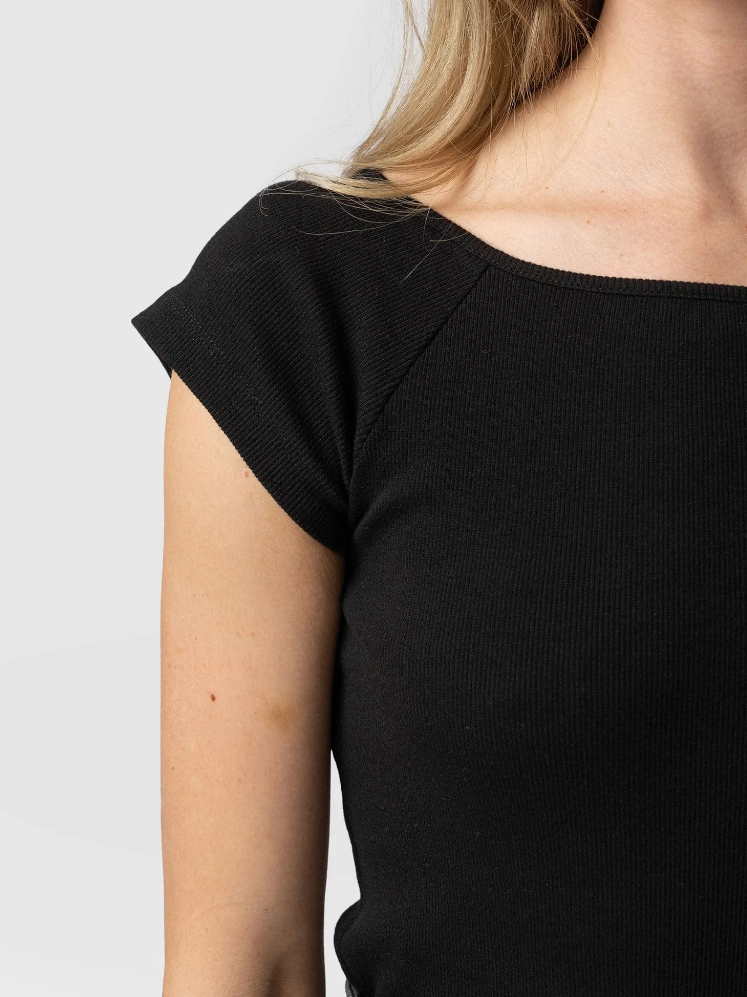 Riviera Tee - Black