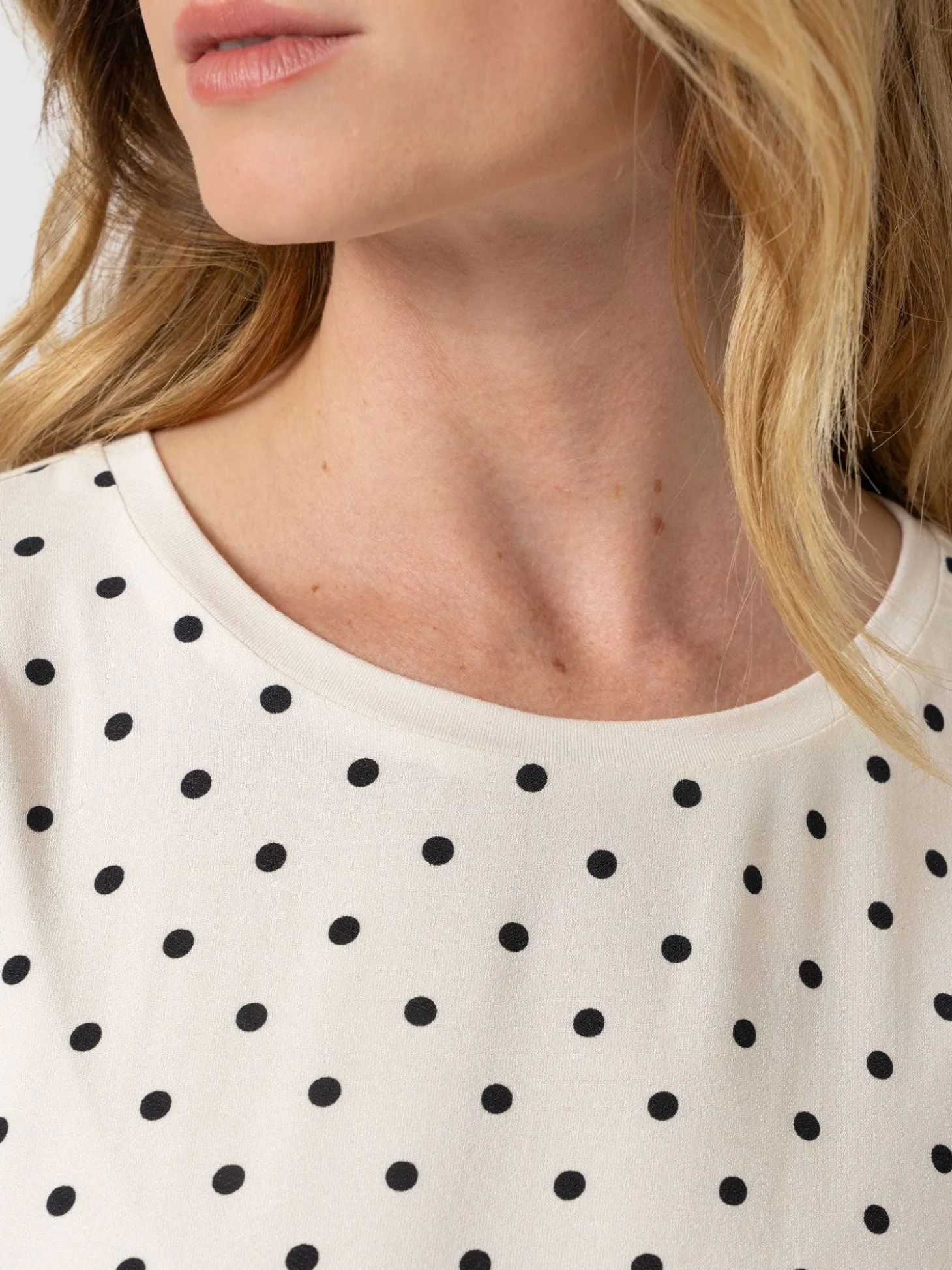 Turn Up Contrast Tee - Cream Polka Dot