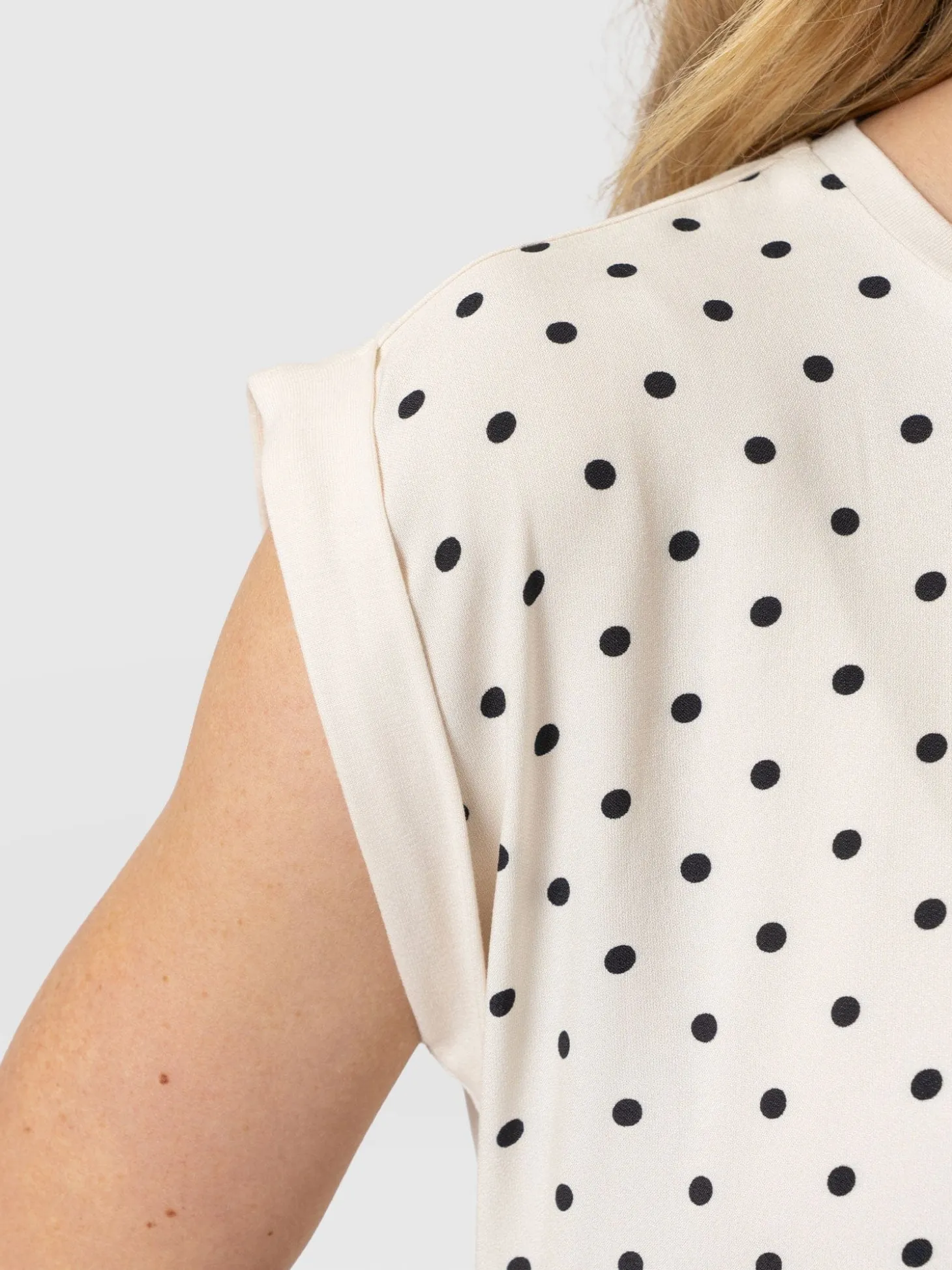 Turn Up Contrast Tee - Cream Polka Dot